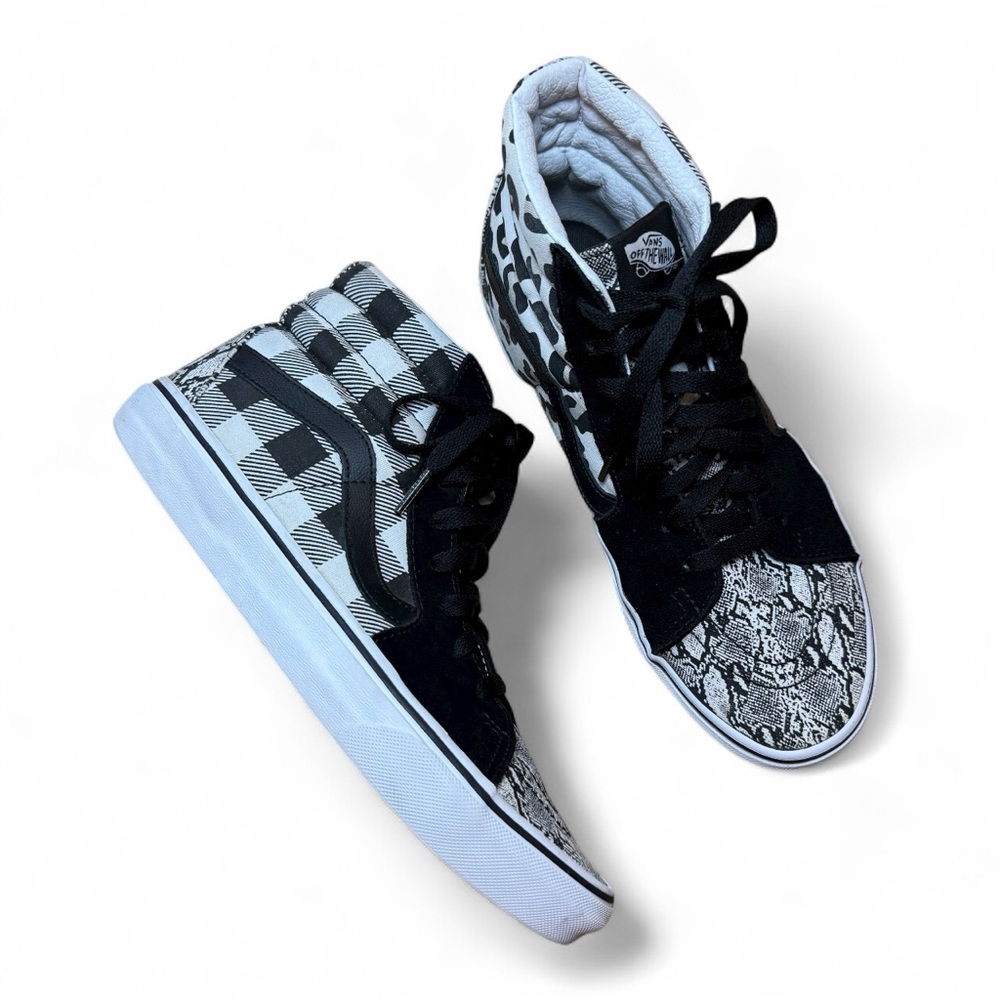 VANS Black & White Checkered Sneakers - Men’s Skateboard Shoes - US Size 8.5